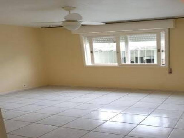 #612 - Apartamento para Locação em Pelotas - RS