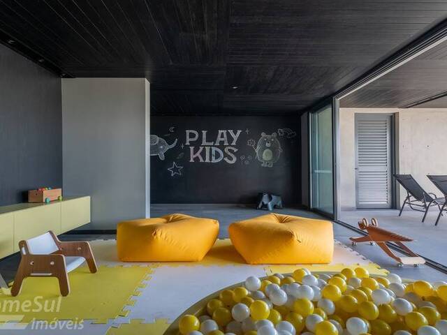 #8011 - Apartamento em Condomínio para Venda em Pelotas - RS